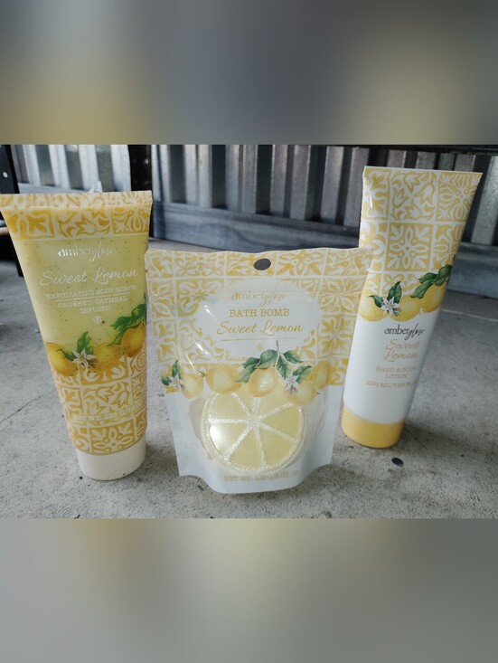 amber glow Other - Sweet Lemon Bath Set - Yellow Citrus Soak & Lotion New Women's Bath Set
